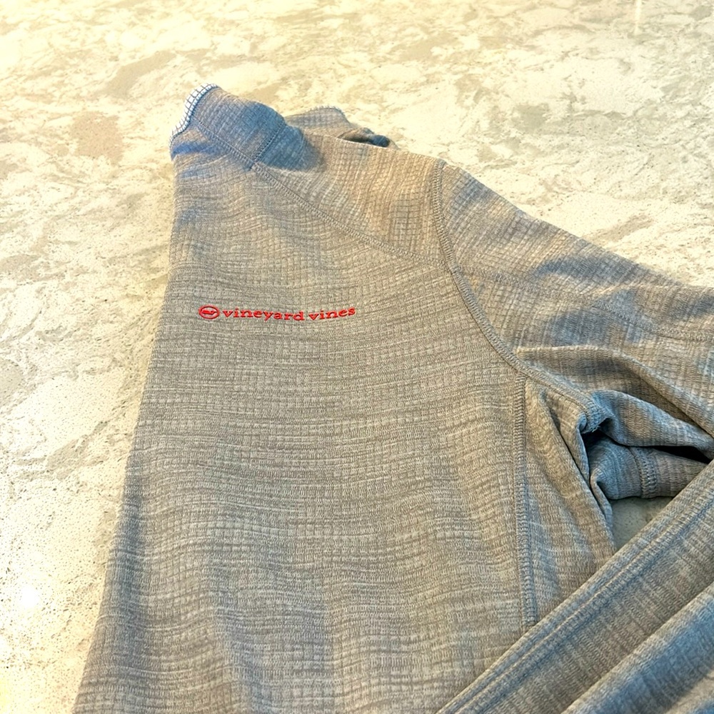 Men’s medium vineyard vines gray pullover